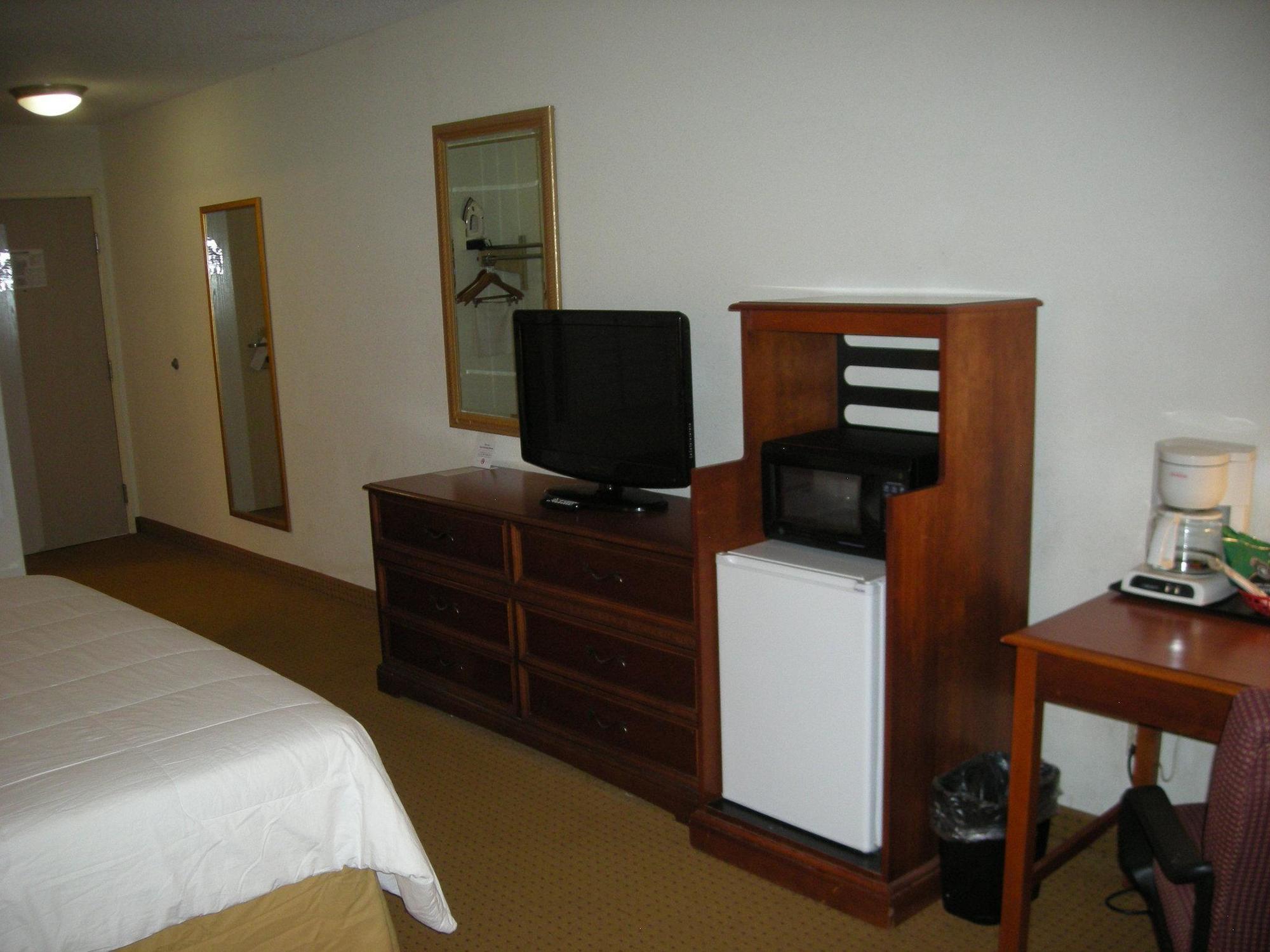 Red Roof Inn Evansville Stacer Екстериор снимка